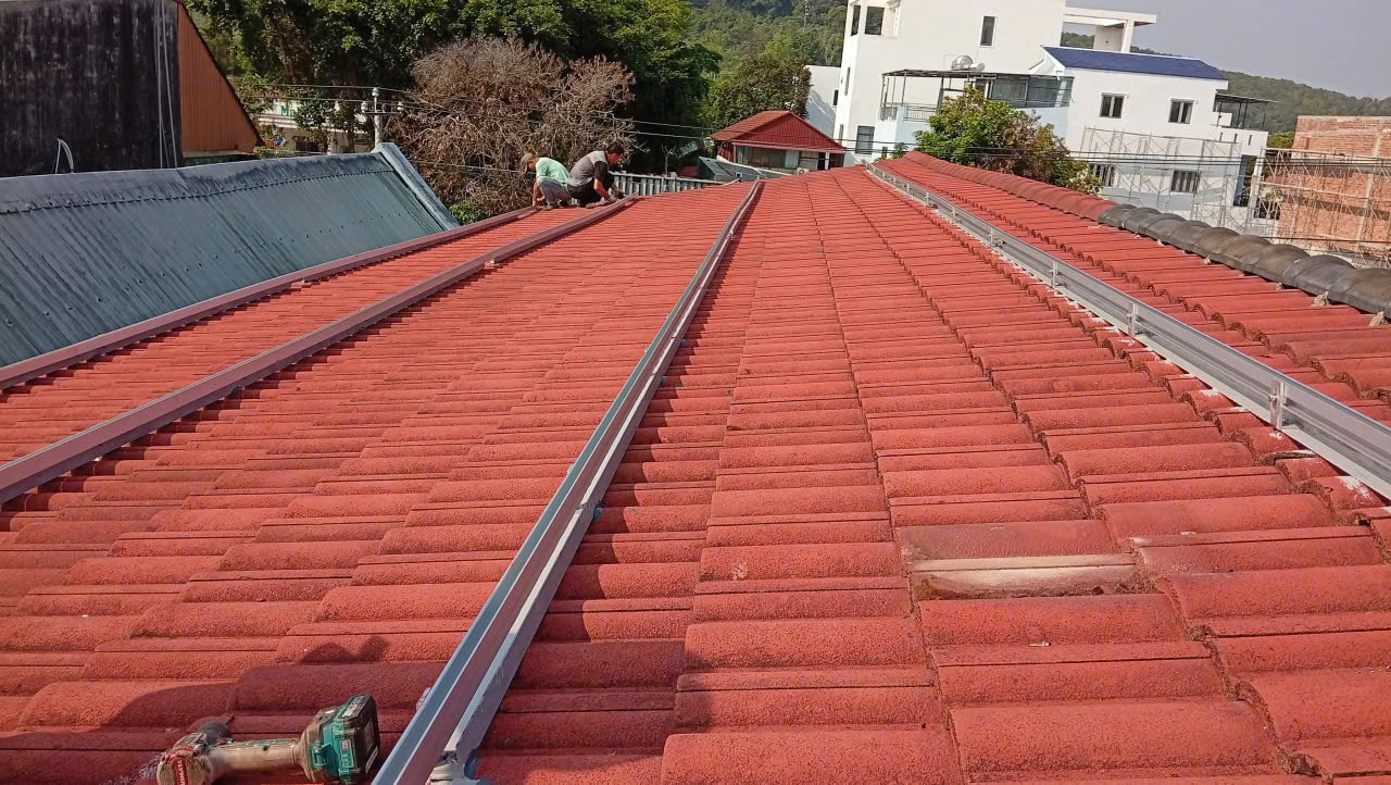 cong-ty-cung-cap-tam-pin-nang-luong-mat-troi-uy-tin-tai-tp-hcm