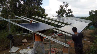 lap-dat-dien-nang-luong-mat-troi-gia-re-can-giuoc