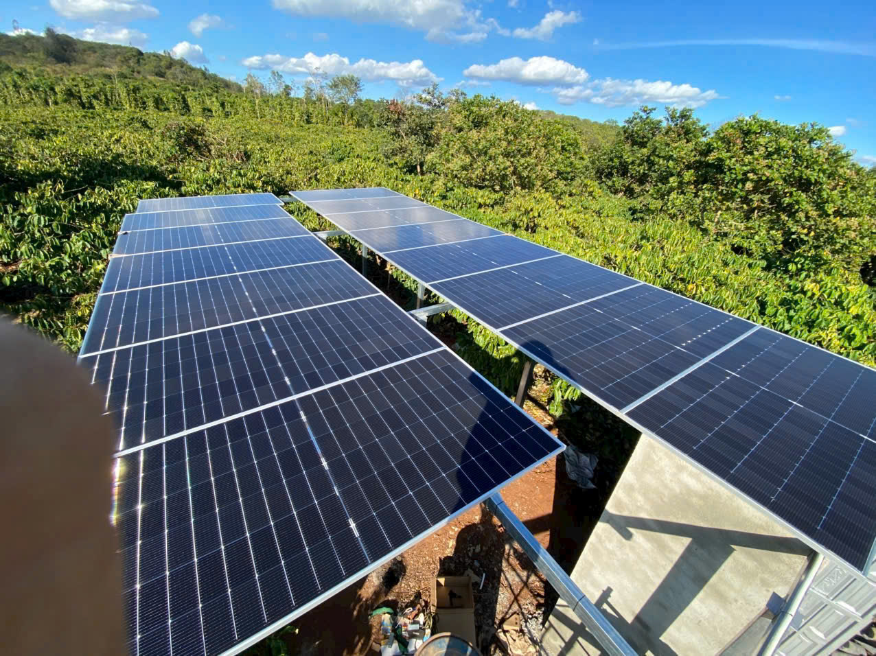 lap-dat-dien-nang-luong-mat-troi-uy-tin-ben-luc