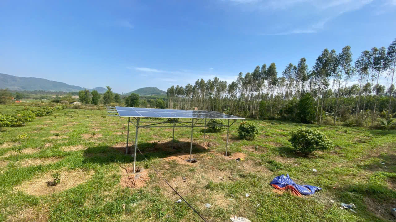 lap-dat-may-bom-nuoc-nang-luong-mat-troi-tai-dong-nai