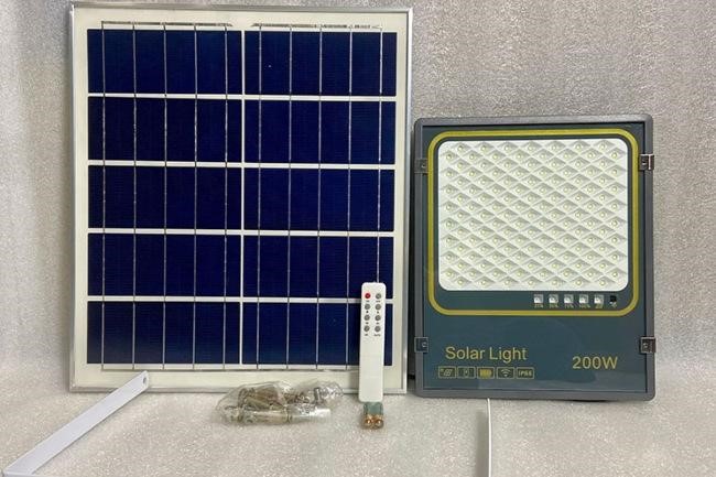 phụ kiện điện mặt trời phổ biến