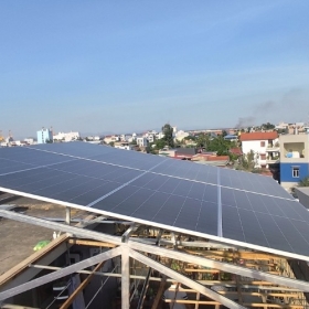 Điện Mặt Trời Hybrid Là Gì? Giải Pháp Năng Lượng Đột Phá